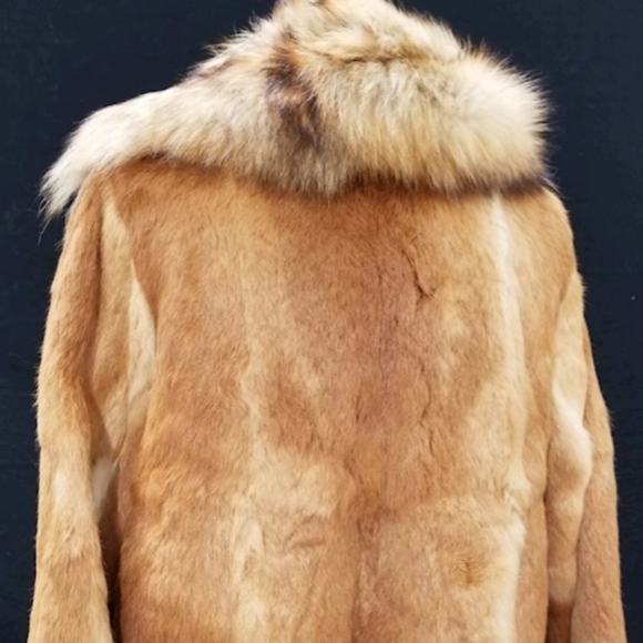 GORGEOUS!!! FOX FUR COAT - Picture 3 of 6